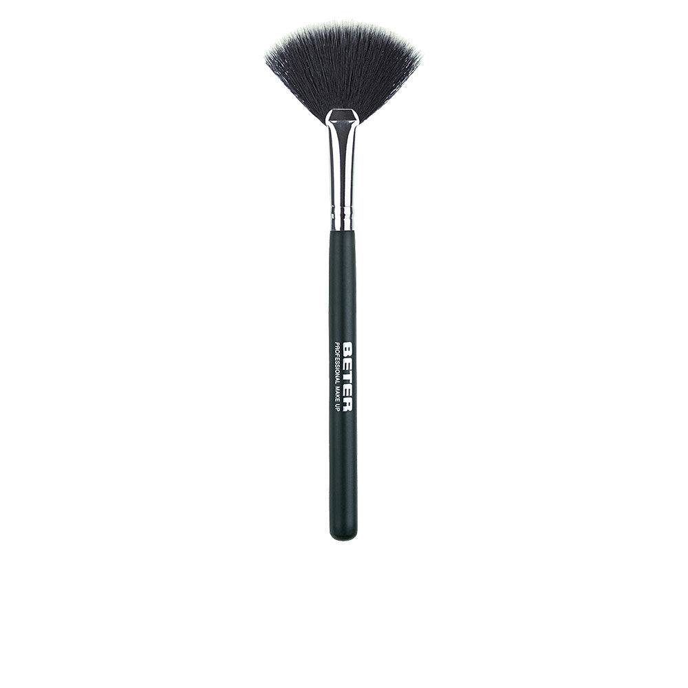 Delicate Fan Makeup Brush