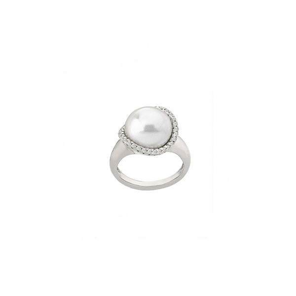 Timeless Pearl Elegance with Diamond Accents