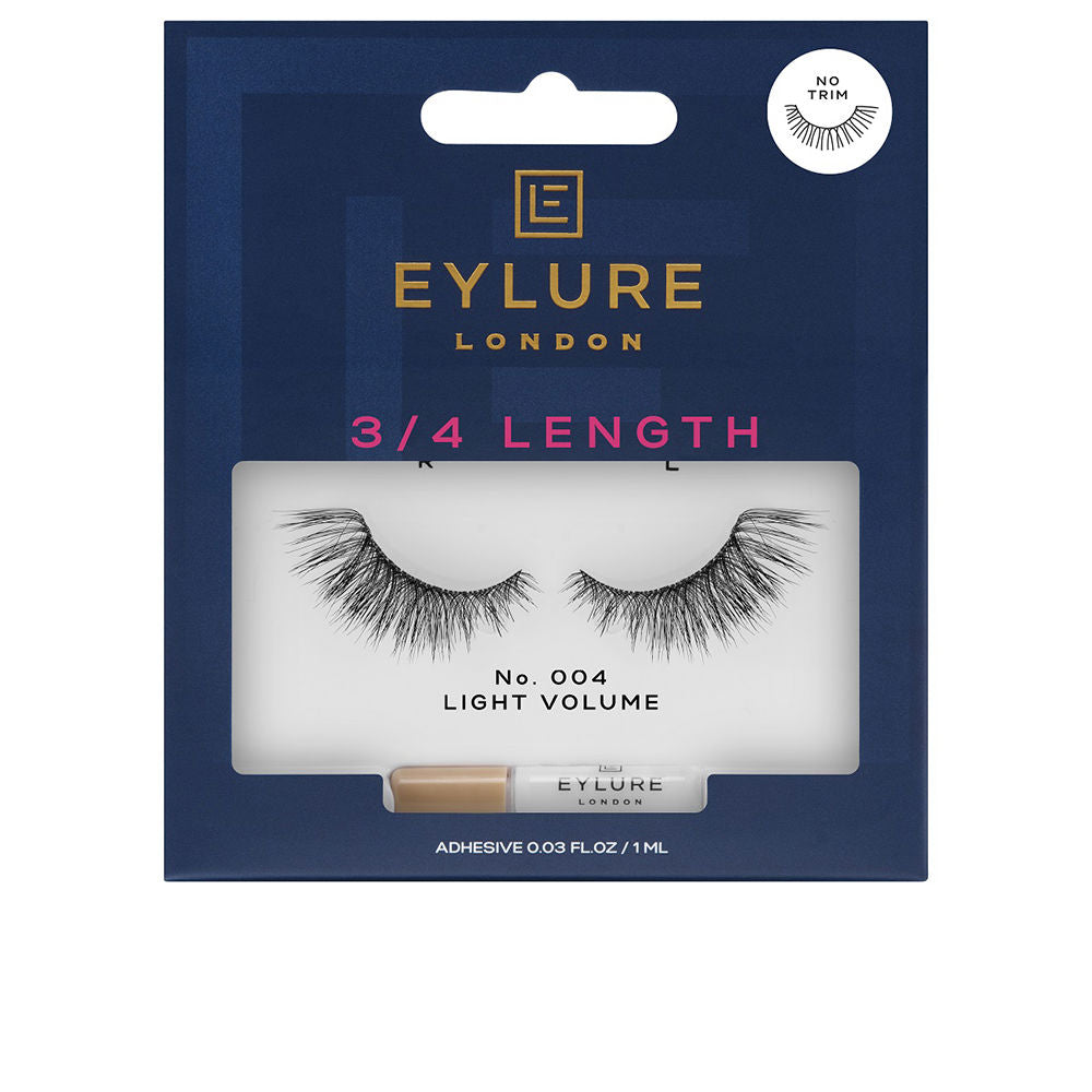 Pair of 3/4 natural-volume false eyelashes on tray, lightweight band