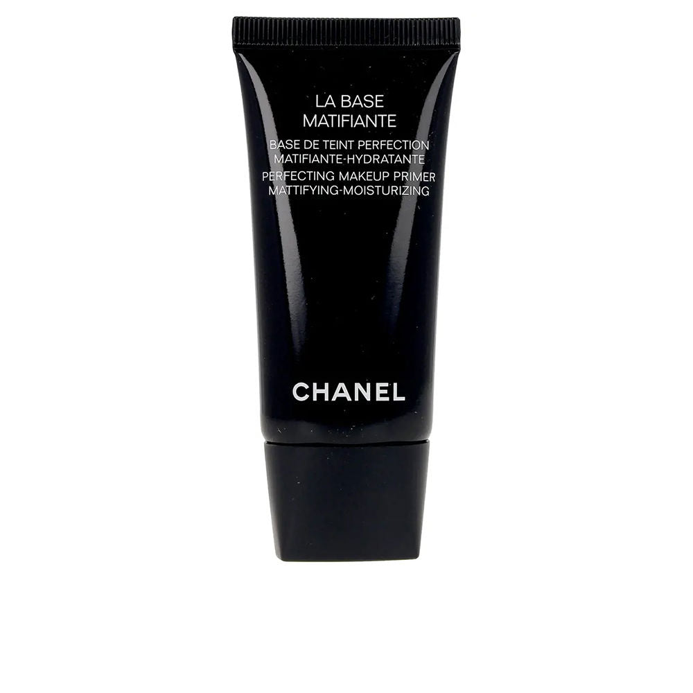 30 ml mattifying face primer in fluid bottle, lightweight matte finish