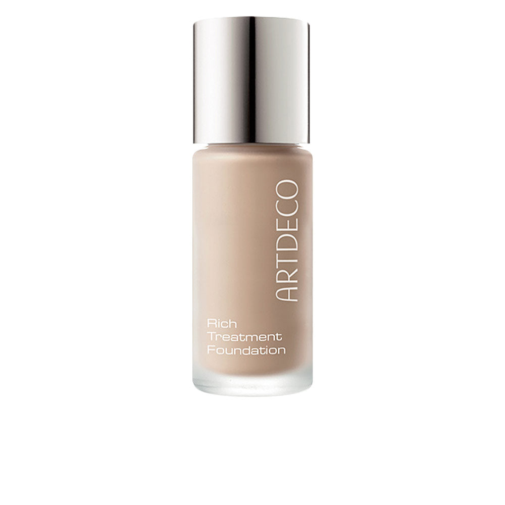 Compact bottle of creamy foundation, shade 21 Delicious Cinnamon, 20 ml